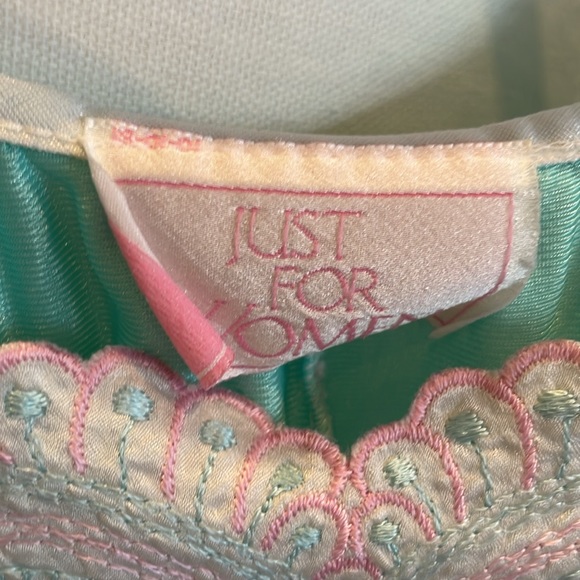 Sears Vintage Nightgown - Picture 6 of 7